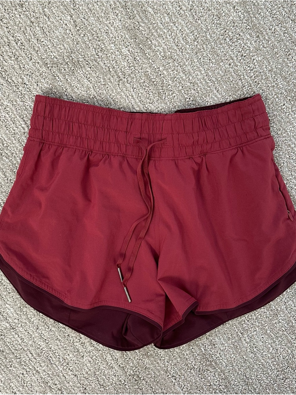 Lululemon Choose a Side Shorts *Reversible 3inch Size 4 Chianti / Cassis